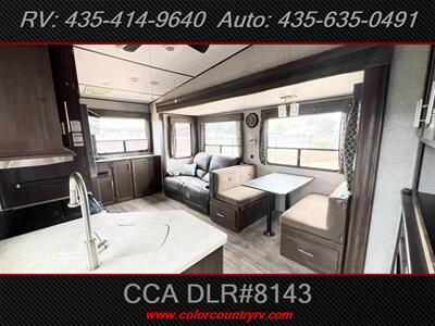 2018 Forest River Cherokee Arctic Wolf 255DRL4   - Photo 8 - Hurricane, UT 84737