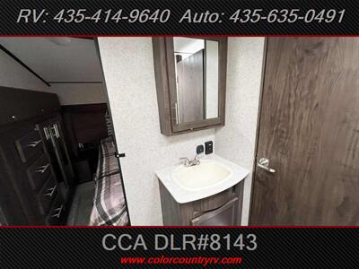 2018 Forest River Cherokee Arctic Wolf 255DRL4   - Photo 20 - Hurricane, UT 84737