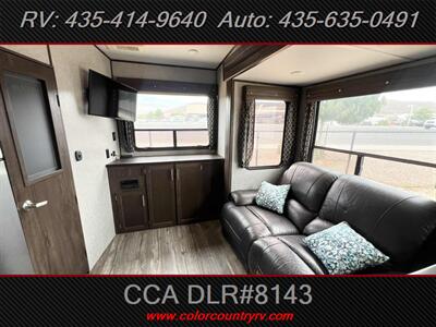 2018 Forest River Cherokee Arctic Wolf 255DRL4   - Photo 9 - Hurricane, UT 84737