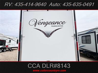 2016 Forest River Vengeance 40D12 Touring Edition   - Photo 4 - Hurricane, UT 84737