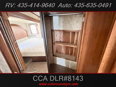 2012 Coachmen Brookstone 295RL   - Photo 15 - Hurricane, UT 84737