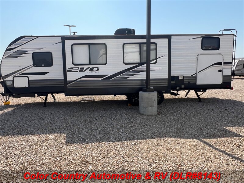 2021 Forest River EVO T2990  