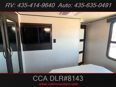 2018 Grand Design RV Momentum 376TH - Photo 22 - Hurricane, UT 84737