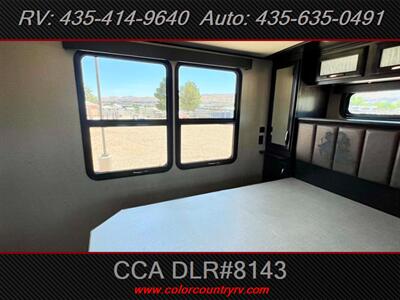 2018 Grand Design RV Momentum 376TH - Photo 20 - Hurricane, UT 84737