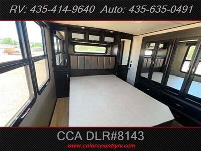 2018 Grand Design RV Momentum 376TH - Photo 19 - Hurricane, UT 84737