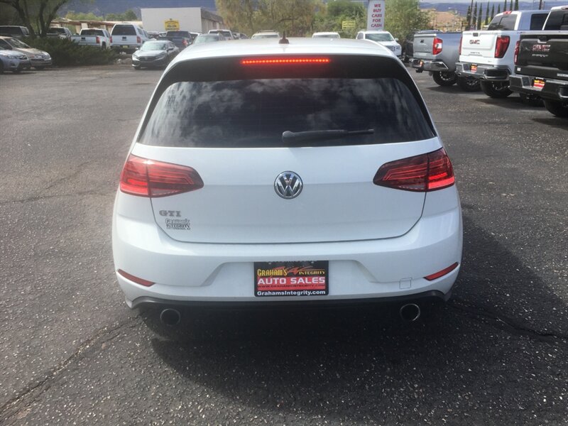 2018 Volkswagen Golf GTI SE Autobahn photo 3