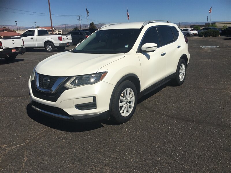 2018 Nissan Rogue SV   - Photo 1 - Cottonwood, AZ 86326