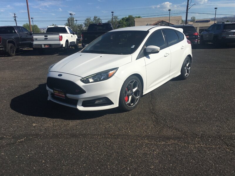 2017 Ford Focus ST   - Photo 1 - Cottonwood, AZ 86326