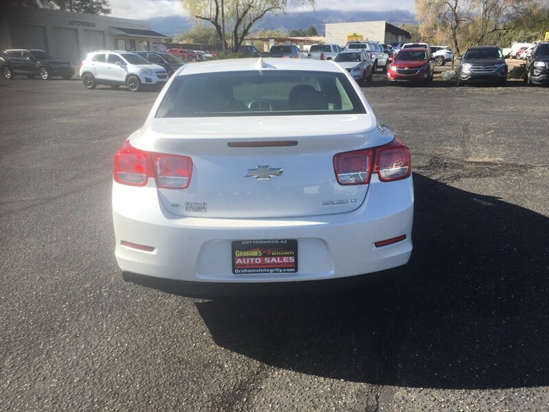 2015 Chevrolet Malibu 1LT photo 3