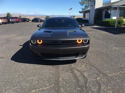 2017 Dodge Challenger SXT   - Photo 2 - Cottonwood, AZ 86326