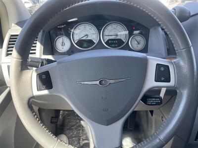 2010 Chrysler Town and Country Limited - Photo 12 - Cottonwood, AZ 86326