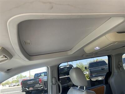 2010 Chrysler Town and Country Limited - Photo 6 - Cottonwood, AZ 86326