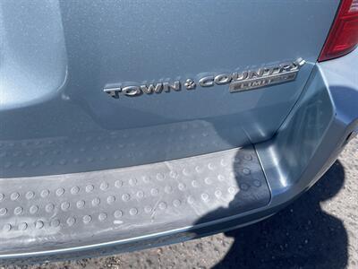 2010 Chrysler Town and Country Limited - Photo 3 - Cottonwood, AZ 86326