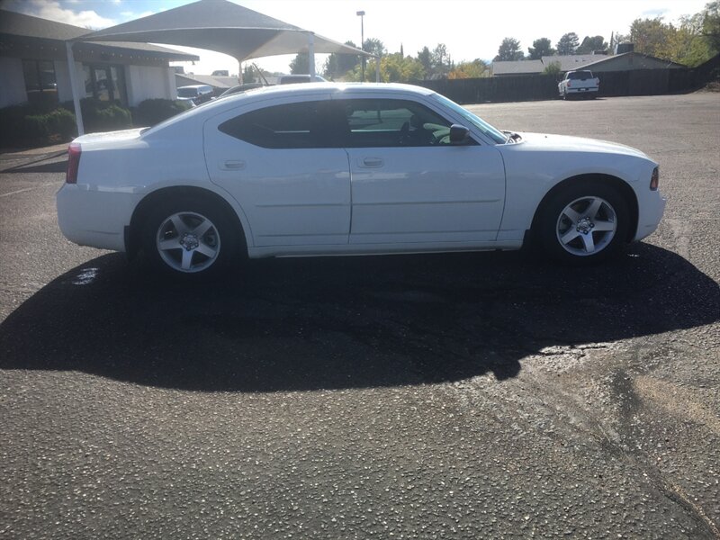 2008 Dodge Charger SXT photo 3