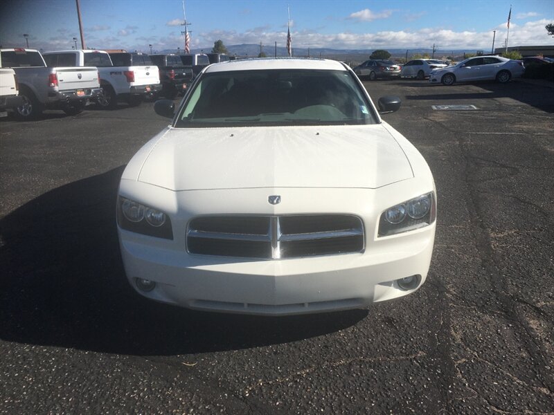 2008 Dodge Charger SXT photo 2