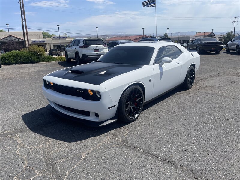 2016 Dodge Challenger SRT Hellcat's photo