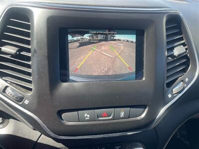 2021 Jeep Cherokee Altitude   - Photo 8 - Cottonwood, AZ 86326