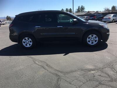 2017 Chevrolet Traverse LS   - Photo 2 - Cottonwood, AZ 86326