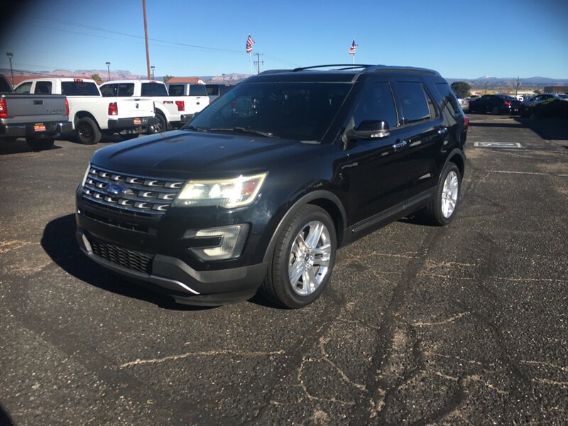 2017 Ford Explorer Limited's photo