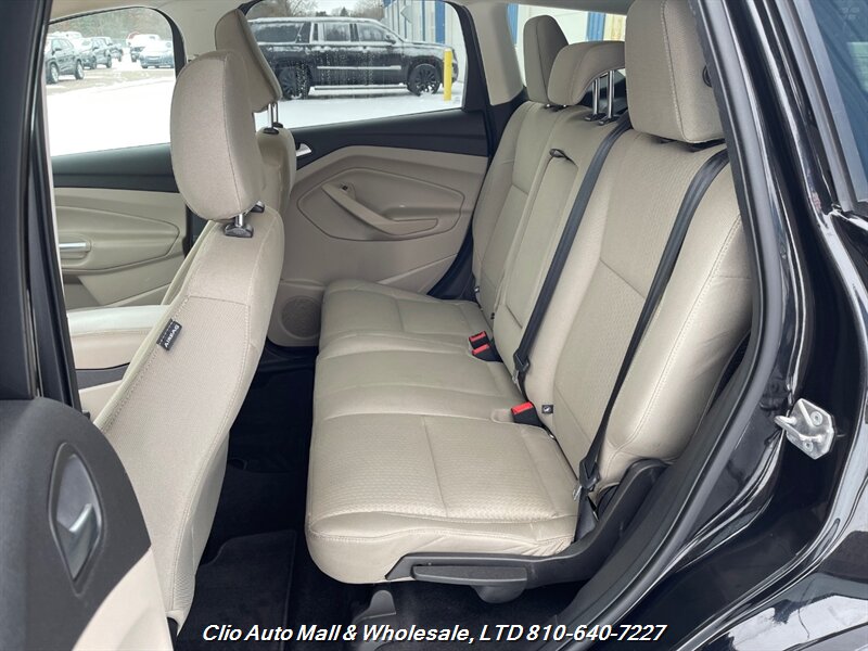 2019 Ford Escape SE AWD - Photo 15 - Clio, MI 48420