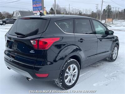 2019 Ford Escape SE AWD - Photo 5 - Clio, MI 48420