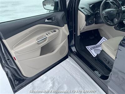 2019 Ford Escape SE AWD - Photo 9 - Clio, MI 48420