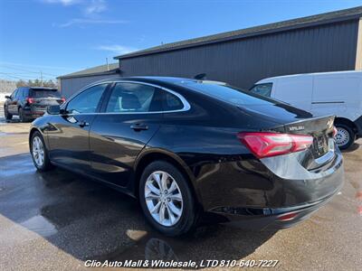 2022 Chevrolet Malibu LT   - Photo 2 - Clio, MI 48420