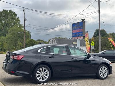 2022 Chevrolet Malibu LT FWD   - Photo 6 - Clio, MI 48420