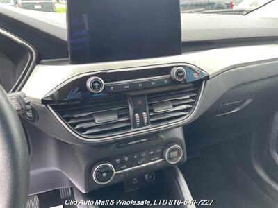 2020 Ford Escape SE AWD - Photo 15 - Clio, MI 48420