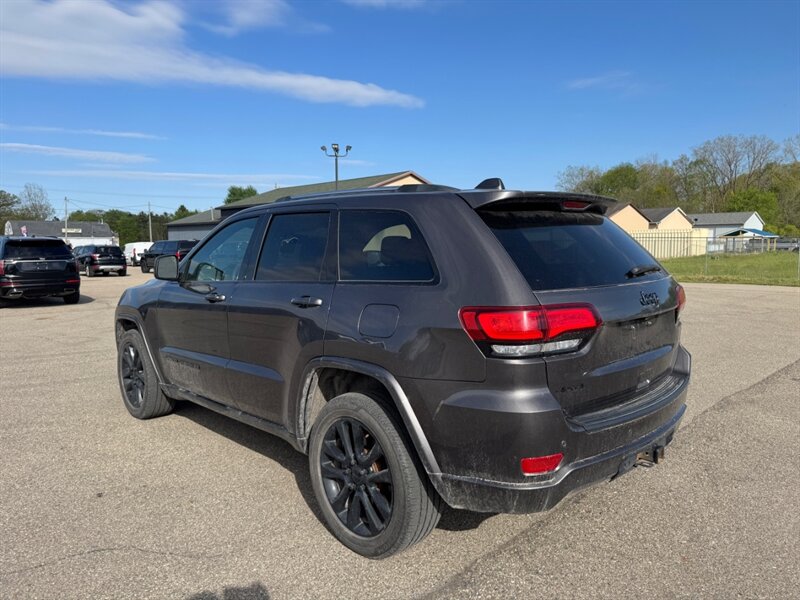 2021 Jeep Grand Cherokee Altitude - Photo 2 - Clio, MI 48420