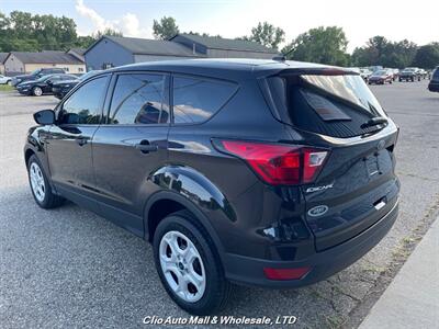 2019 Ford Escape S   - Photo 4 - Clio, MI 48420