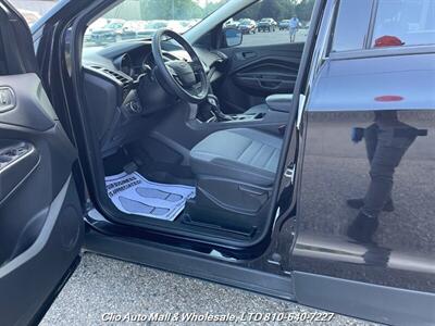 2019 Ford Escape S FWD   - Photo 8 - Clio, MI 48420