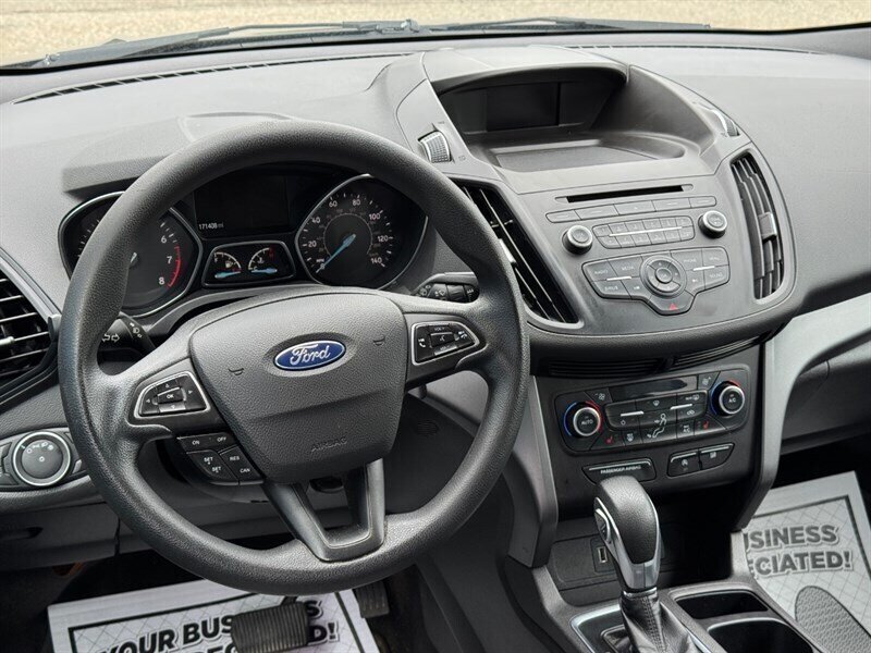 2018 Ford Escape SE - Photo 11 - Clio, MI 48420