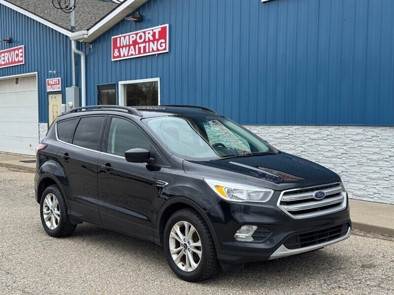 2018 Ford Escape SE - Photo 2 - Clio, MI 48420