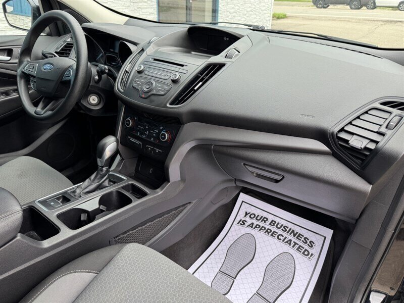 2018 Ford Escape SE - Photo 18 - Clio, MI 48420