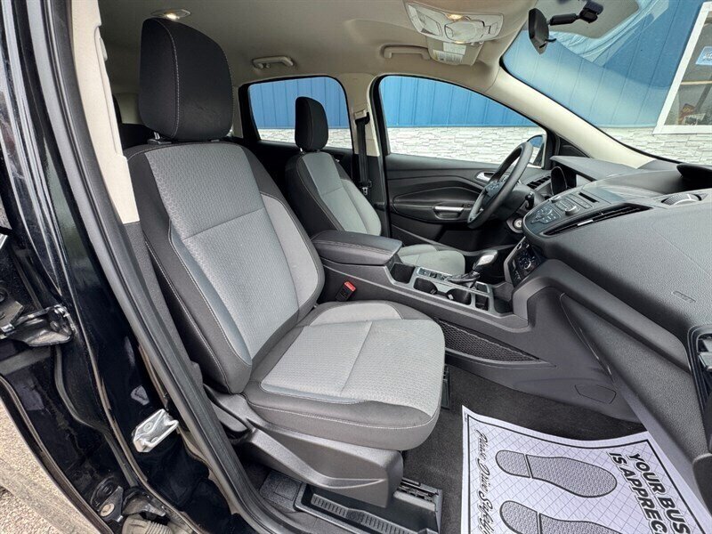 2018 Ford Escape SE - Photo 19 - Clio, MI 48420