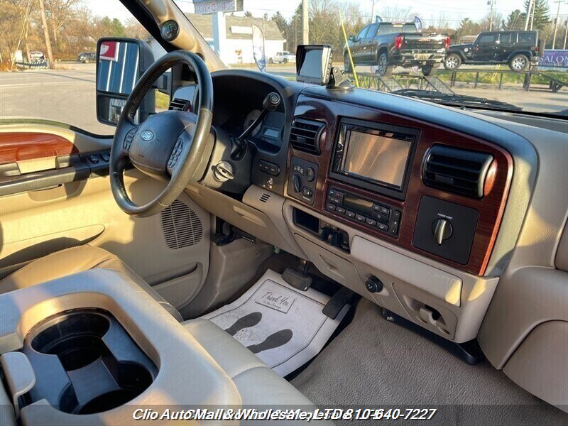 2005 Ford F-350 Super Duty Lariat - Photo 31 - Clio, MI 48420