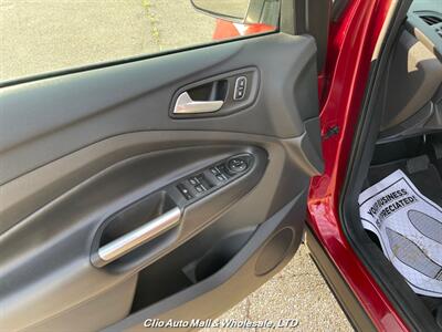 2017 Ford Escape SE   - Photo 9 - Clio, MI 48420