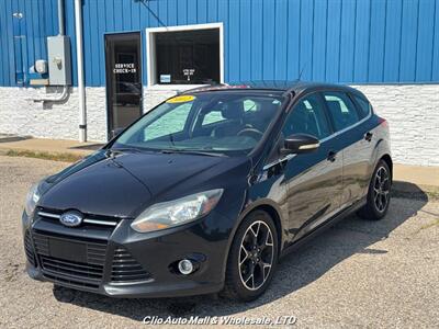 2012 Ford Focus Titanium FWD   - Photo 2 - Clio, MI 48420