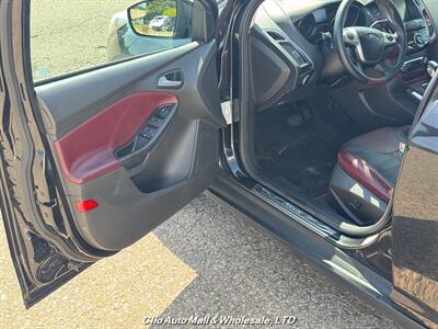 2012 Ford Focus Titanium FWD   - Photo 7 - Clio, MI 48420