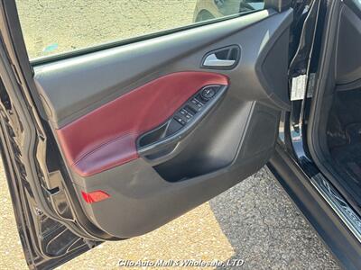 2012 Ford Focus Titanium FWD   - Photo 8 - Clio, MI 48420