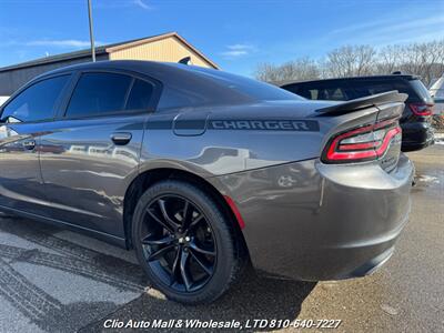 2017 Dodge Charger R/T   - Photo 3 - Clio, MI 48420