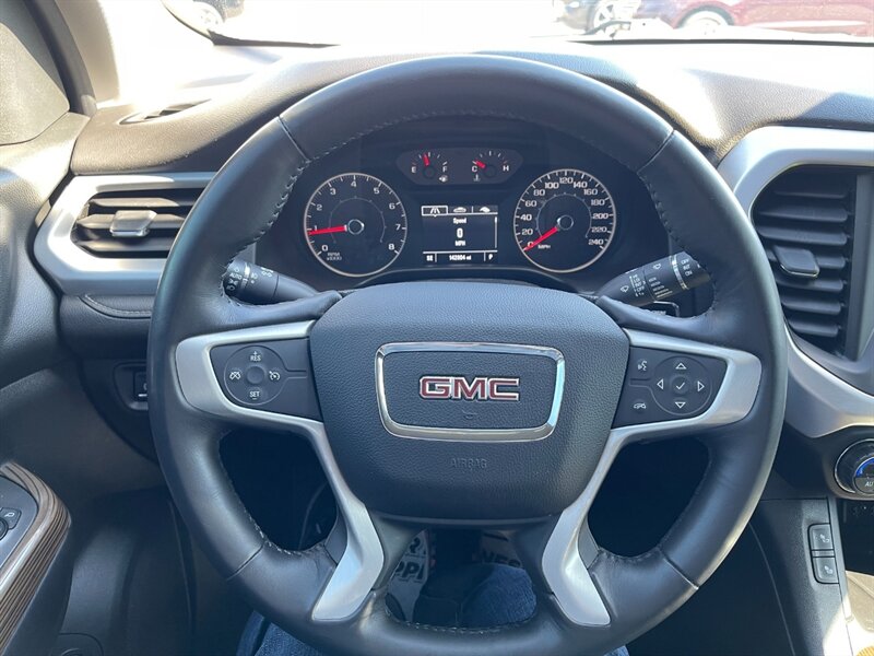 2017 GMC Acadia SLE-2 - Photo 19 - Clio, MI 48420