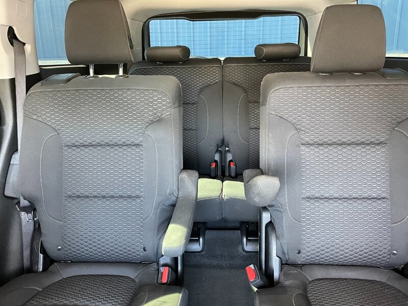 2017 GMC Acadia SLE-2 - Photo 18 - Clio, MI 48420