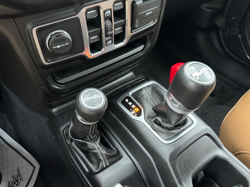 2020 Jeep Wrangler Unlimited Sahara - Photo 14 - Clio, MI 48420