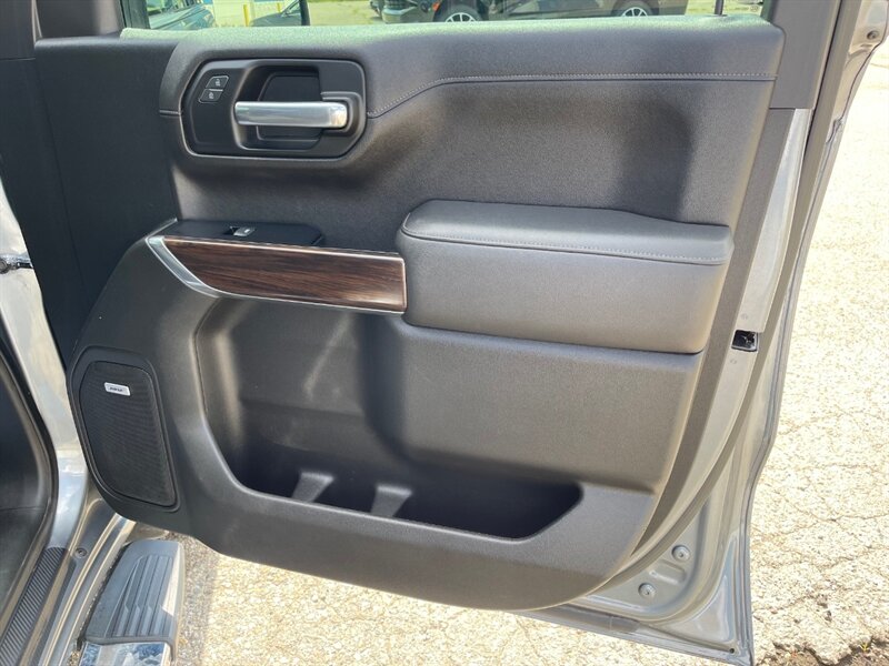 2019 GMC Sierra 1500 SLT - Photo 26 - Clio, MI 48420