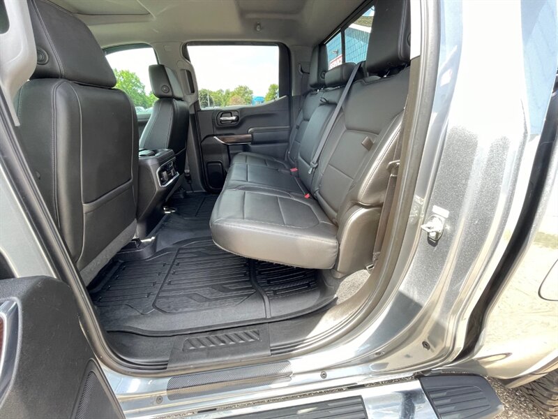 2019 GMC Sierra 1500 SLT - Photo 18 - Clio, MI 48420