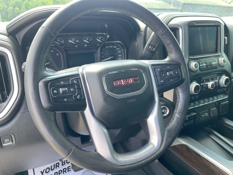 2019 GMC Sierra 1500 SLT - Photo 11 - Clio, MI 48420