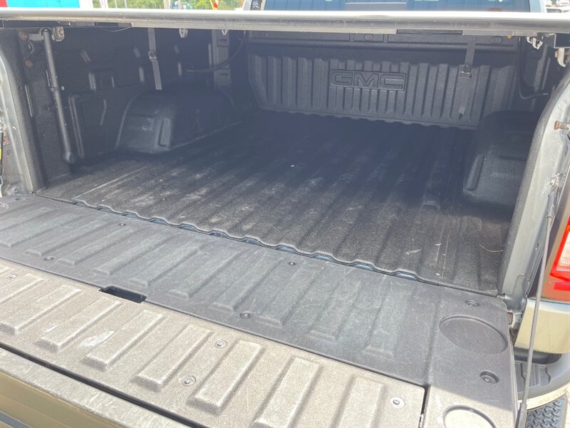 2019 GMC Sierra 1500 SLT - Photo 21 - Clio, MI 48420