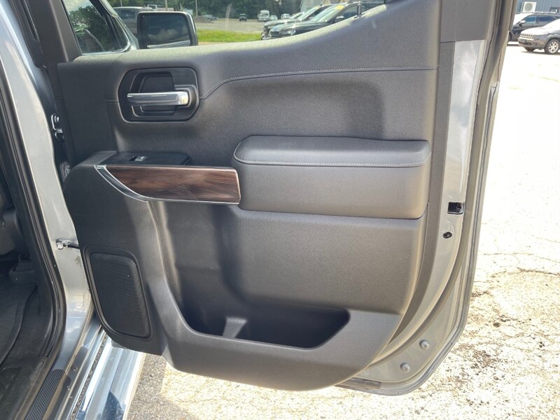 2019 GMC Sierra 1500 SLT - Photo 23 - Clio, MI 48420